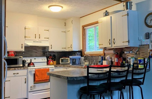 Tobyhanna House | Cozy Lakefront Chalet close to Camelback! Come enjoy the lake or the snow.