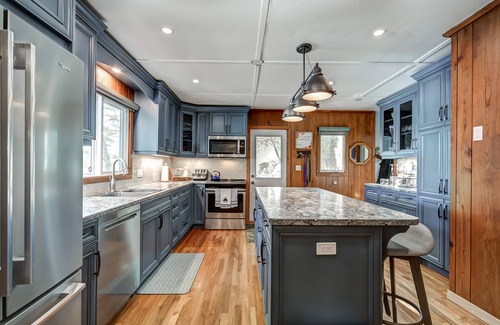Lake of Bays Cottage | Cozy Lakefront Cottage: Stunning Views, Hot Tub, Pets Welcome