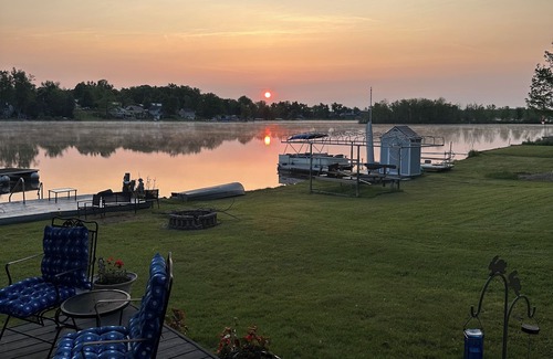Frontier House | Cozy Lakefront Getaway with 3 kayaks, in Hillsdale County, Bird Lake Michigan.