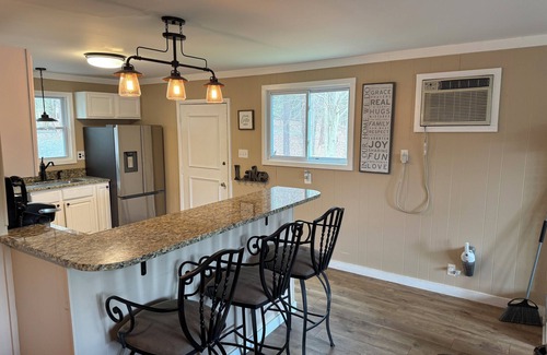 Bumpass House | Cozy Lakefront House on Lake Anna public side!