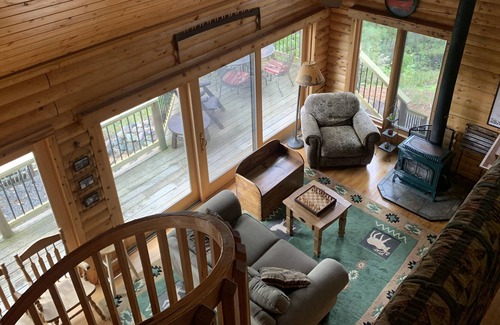 Ely Cabin | Cozy Lakefront Log Home