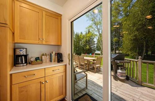 Baileys Harbor House | Cozy Lakefront Retreat | Autumn Sunrises & Fireside Nights