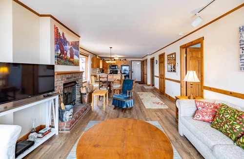 Newport Center Apartment | Cozy Lakeside Condo with a heated pool!
