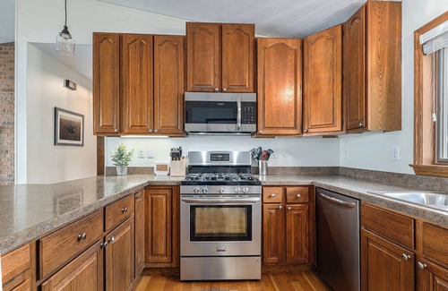 Traverse City House | Cozy Lakeside Retreat on Long Lake - Sleeps 4