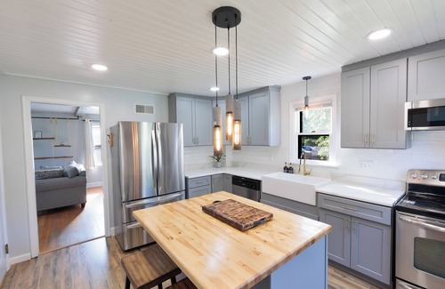 Lancaster House | Cozy Lancaster County Retreat: 3 Bedroom, 2 Full Bath w/AC, WiFi, and Fire Pit