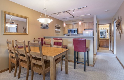 Silver Star Mountain Condo | Cozy Large Corner Condo in Creekside with Shared Outdoor Hot Tub, Pet Friendly!