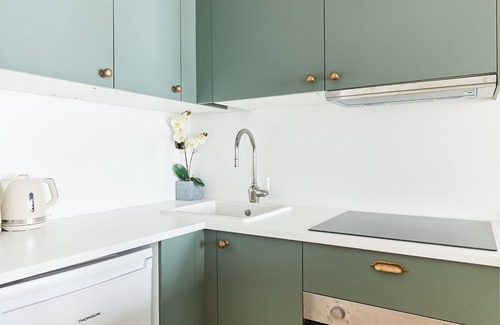 Arts-et-Metiers Apartment | Cozy Le Marais Studio Near Centre Pompidou