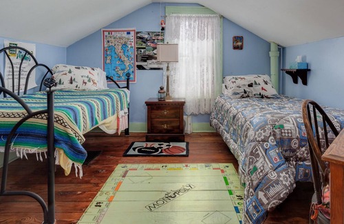 Falls Village Cottage | Cozy Little Cottage, a comfortable place to relax.