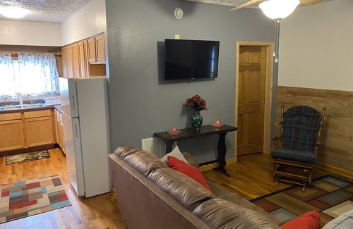 Damascus House | Cozy little cottage right in the friendly town of Damascus.