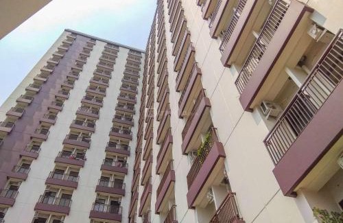 Depok Apartment | Cozy Living and Minimalist Studio Dave Apartment By Travelio