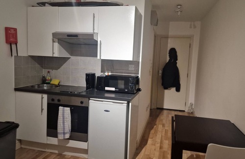Camberwell Apartment | Cozy Living Studio at Camberwell, Zone 2