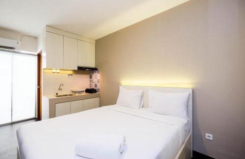 Depok Apartment | Cozy Living Studio Room at Cinere Resort Apartment By Travelio
