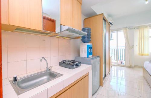 Depok Apartment | Cozy Living Studio Room at Margonda Residence 3 Apartment By Travelio