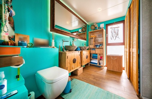 Zeewolde Cabin | Cozy Lodge Retreat close to Amsterdam on the Vecht