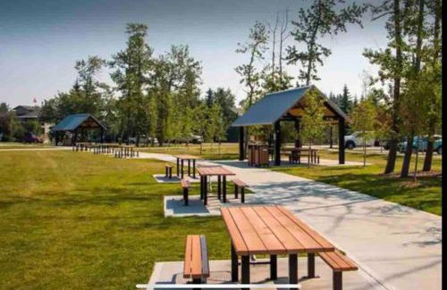 Sylvan Lake Apartment | Cozy Lodge Suite
