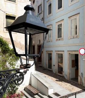 Coimbra City Centre Apartment | Cozy Loft at Arco de Almedina