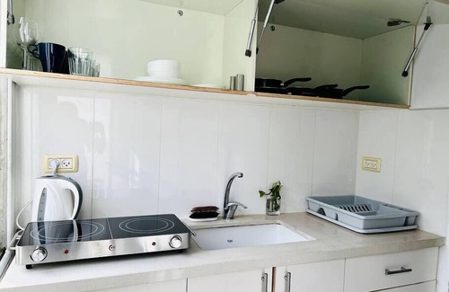 Florentin Apartment | Cozy Loft+Balcony In Florentin, Levinsky Market