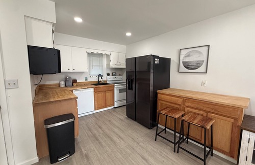Midtown Ocean City Condo | Cozy Loft Style Condo Overlooking Canal