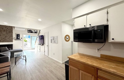 Midtown Ocean City Condo | Cozy Loft Style Condo Overlooking Canal
