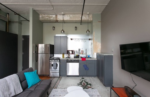 Civil Rights Historic District Apartment | Cozy Loft Walk to UAB + In Heart of Downtown Bham