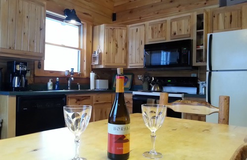 Slatyfork Farm Cabin | Cozy Log Cabin Close to Snowshoe, 2 Bedrooms and a Loft