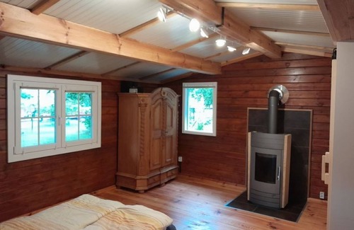 Oberhavel Cabin | Cozy log cabin for 1-2 people in an absolutely quiet location with lake access.