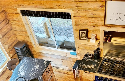 Sturgeon Lake Cabin | Cozy Log Cabin Retreat on Sturgeon Lake