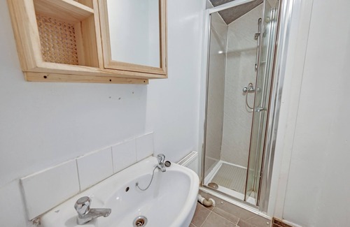 Northumberland Park Apartment | Cozy London Apartment with Great Views