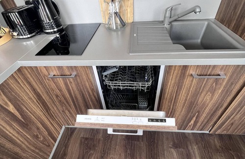 Fortis Green Apartment | Cozy London Apartment With Great Location