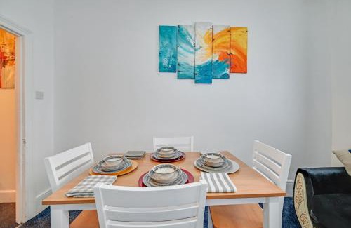 Northumberland Park Apartment | Cozy London Apartment with Great Views