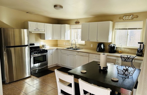 Broomfield House | Cozy Long Term 1 Bed 1 Bath Housing in Broomfield