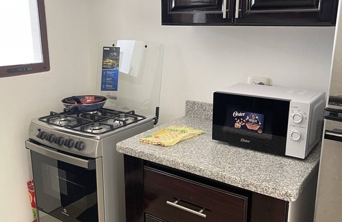 Leon Apartment | cozy lovely white new house 2 minutes to the mall and gas station