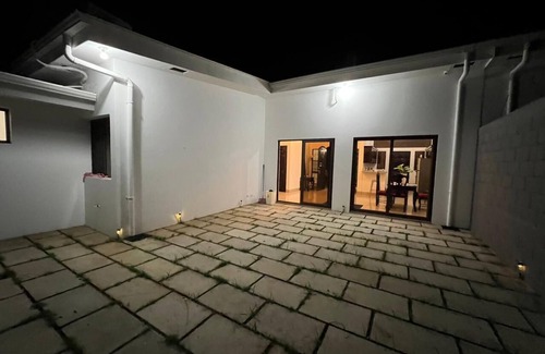 Leon Apartment | cozy lovely white new house 2 minutes to the mall and gas station