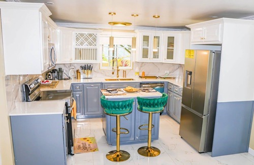 Green Island House | Cozy Luxury Hideaway With Free Wifi,Parking,Swimming Pool&Jacuzzi Near Negril 3b