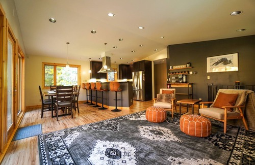 Lutsen House | Cozy Lutsen Cabin with Hot Tub, Deck Hammock & Projector