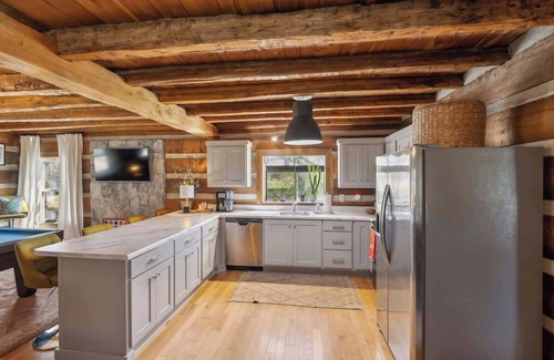 Murfreesboro House | Cozy Lux Cabin With Game Room