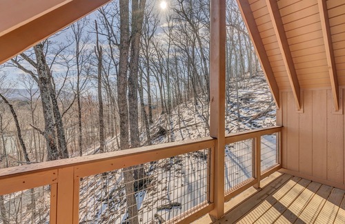 Luray Cabin | Cozy, Luxurious Fox Den in the Shenandoah Valley