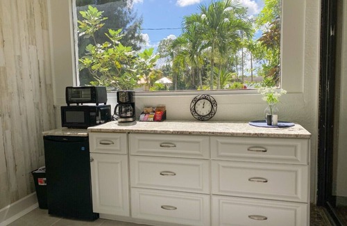 Highland Pines Apartment | Cozy Luxury Suite In The Heart Of Fort Myers Close To Everything!
