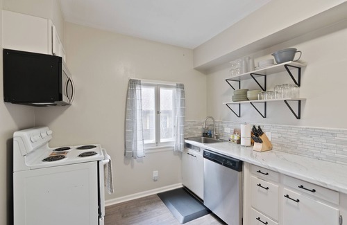 Manito Apartment | Cozy Main Floor Unit 3 mins to DT Spokane!
