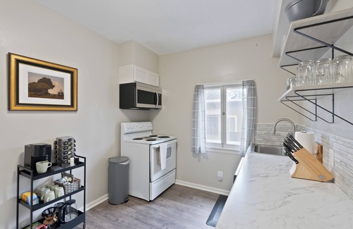 Manito Apartment | Cozy Main Floor Unit 3 mins to DT Spokane!