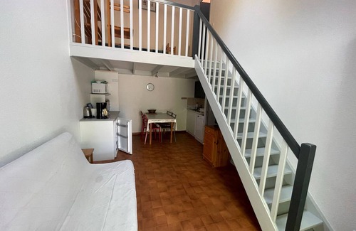 Les Mathes Apartment | Cozy Maisonette Near Town Center & Beach with Terrace, Parking