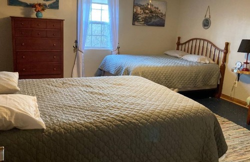 Sloans Valley Cabin | Cozy Majestic Family, Pet Friendly Large 4 Bedroom, 3 FullBath, Hot Tub, Grill