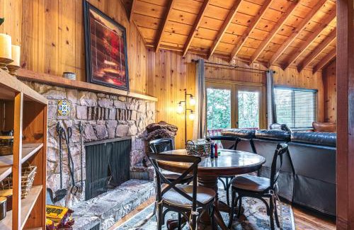 Mi-Wuk Village House | Cozy Mi-Wuk Village Cabin 18 Mi to Dodge Ridge!