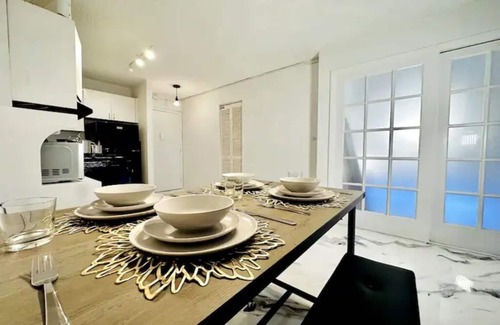 Flamingo/Lummus Condo | Cozy Miami South Beach Condo w. Full Kitchen- 2 blocks to beach!