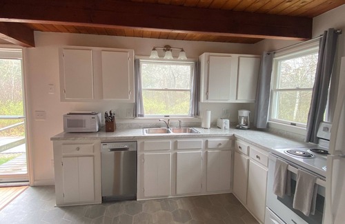 South Thomaston Cottage | Cozy Mid-Coast Maine Cottage-steps from the beach!