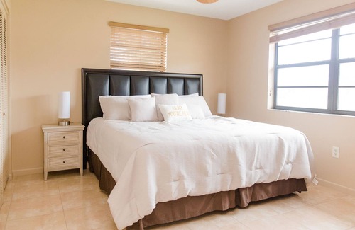 Miramar Apartment | Cozy Miramar Home- Fully furnished