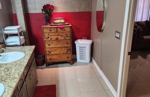 Hampton Bed & Breakfast | Cozy Mobay