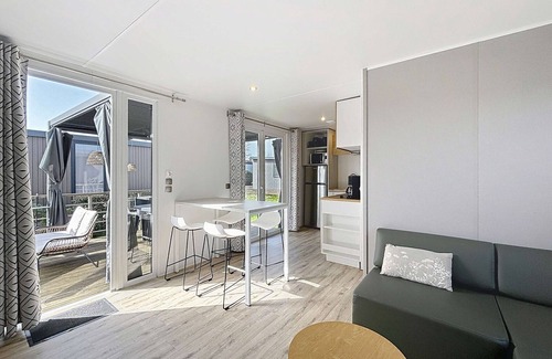Jullouville House | Cozy Mobile Home, 4p, 200m to Beach, Pool, Fitness, Parking
