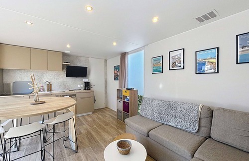Jullouville-les-Pins House | Cozy Mobile Home for 4 with 2 Baths, Terrace & Parking Near Beach