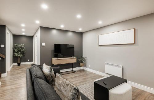 St-Adolphe-d'Howard Ski Chalet | Cozy Modern Chalet in the North